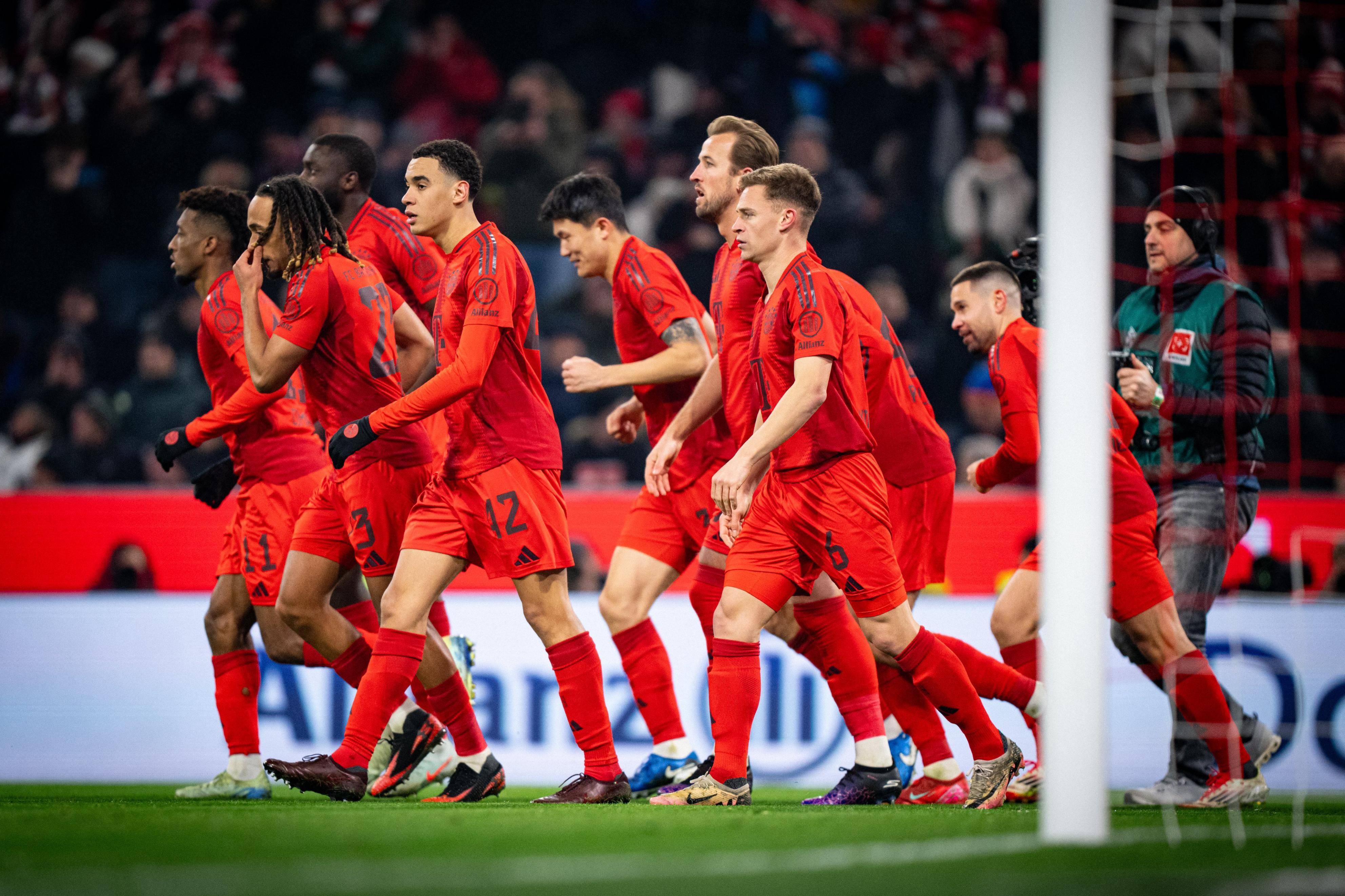 拜仁横扫丹麦，加维点燃赛场