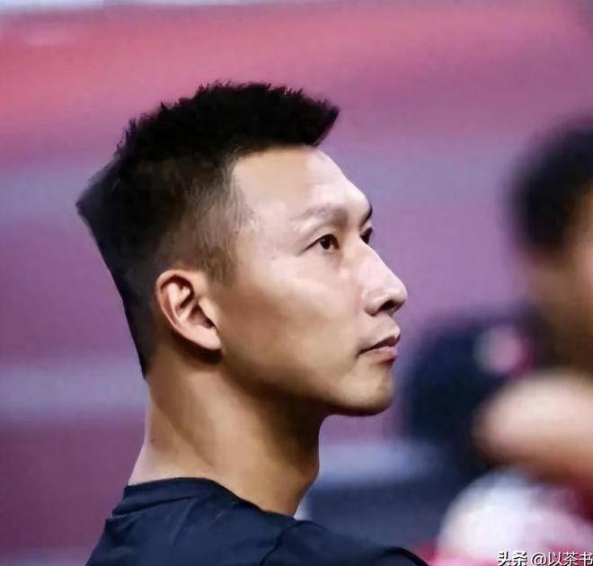 步行者碾压北京队，易建联点燃赛场