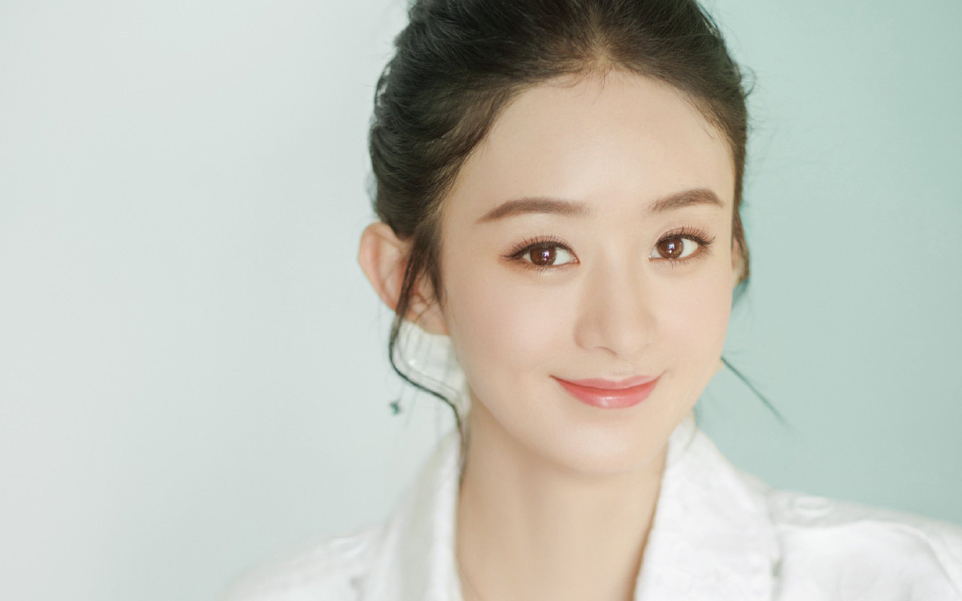 当伯纳乌的焰火照亮密尔沃基的夜空，哨声同频的体育史诗