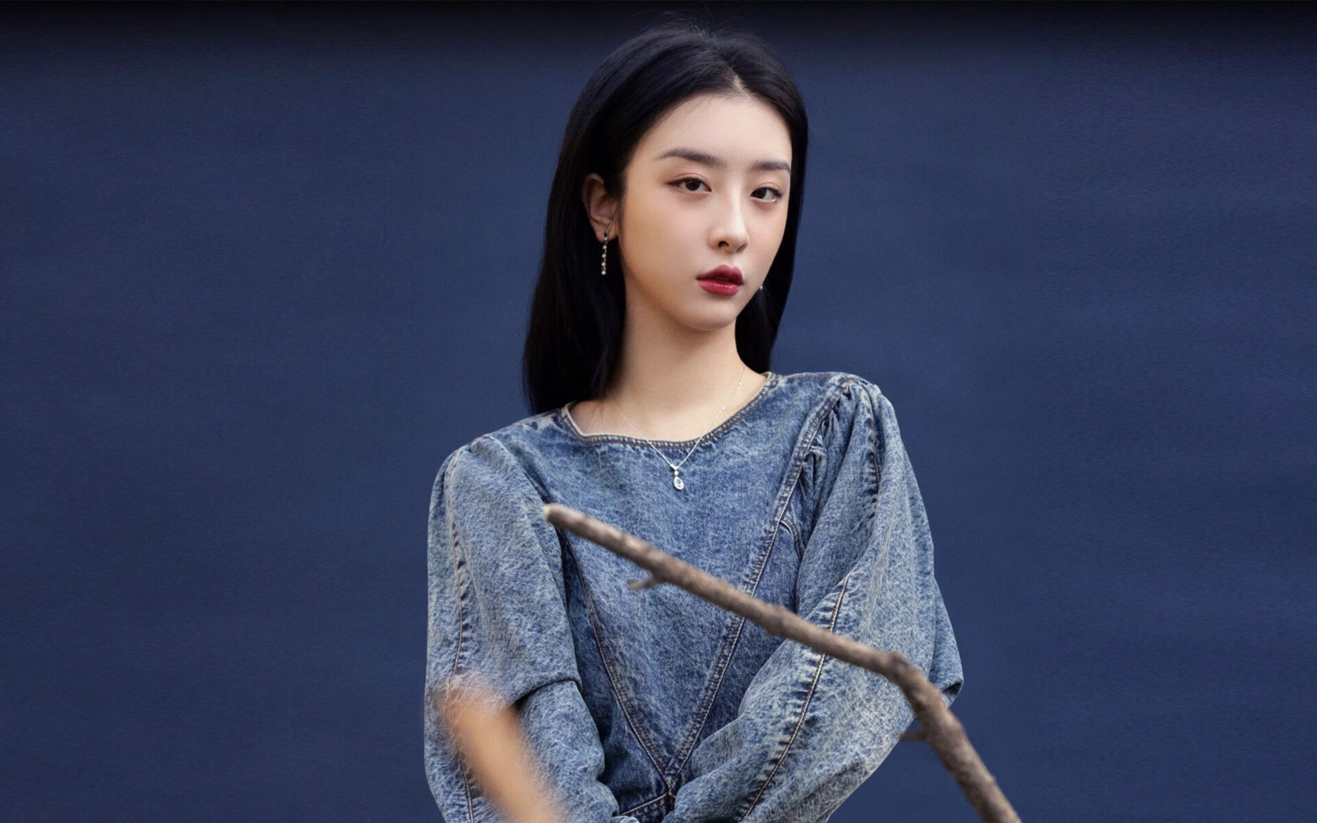 法比尼奥的统治与秘鲁的逆袭,年度焦点之战中的足球双重奏