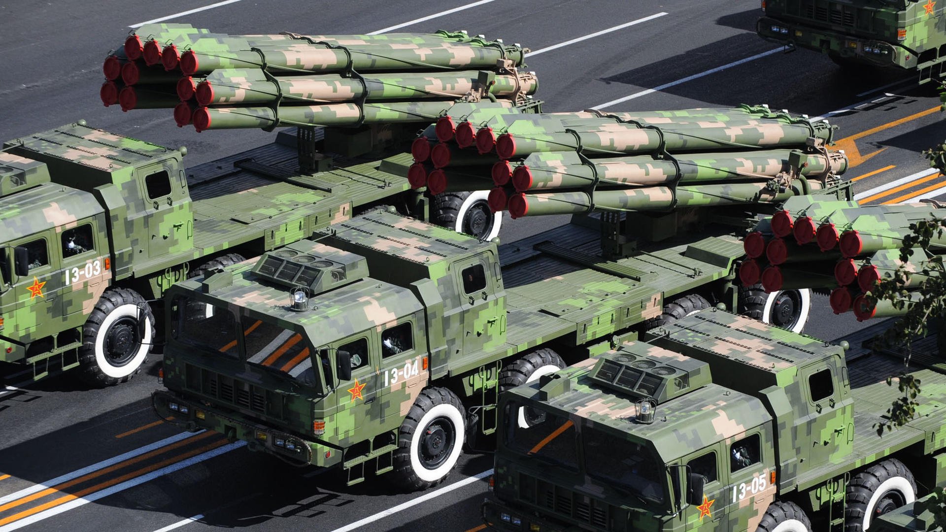 虚实交叠的防守艺术，当阿拉巴的数据成为佛罗伦萨与勒沃库森的场上第三人